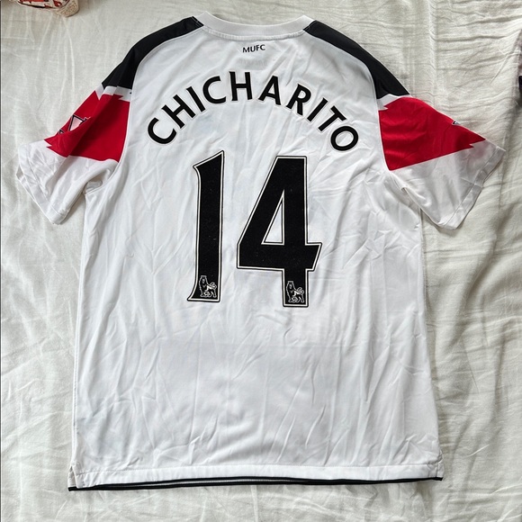 Man U Chicharito Jersey - Picture 4 of 6